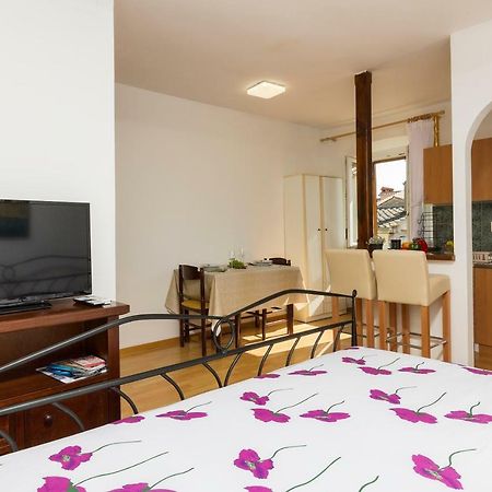 Studio Apartman Ela PUY 외부 사진