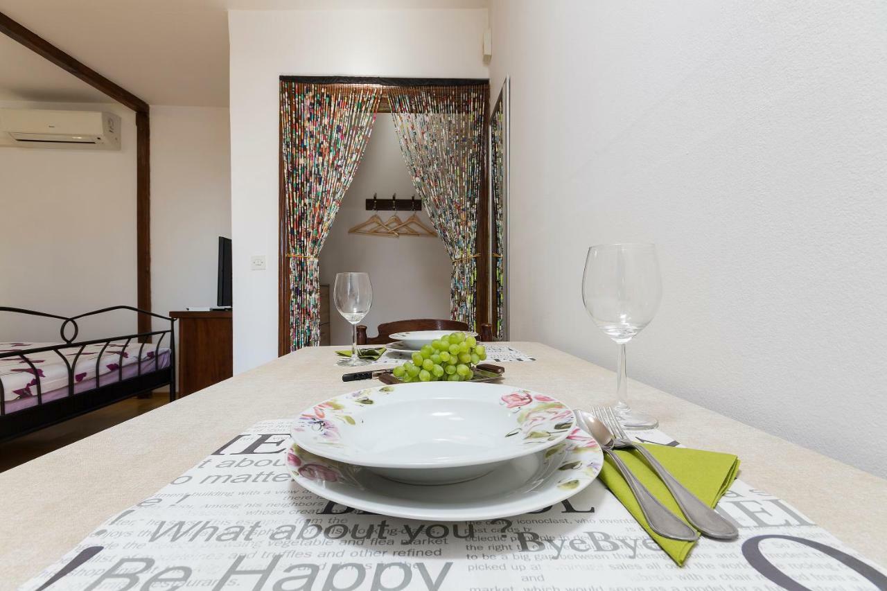 Studio Apartman Ela PUY 외부 사진